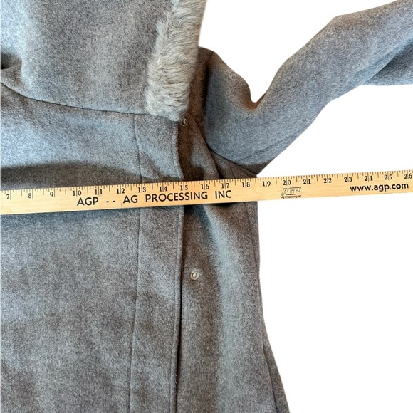 Club Monaco Wool Blend Coat w/ Faux Fur Collar Gray Longline Jacket L - Picture 7 of 13